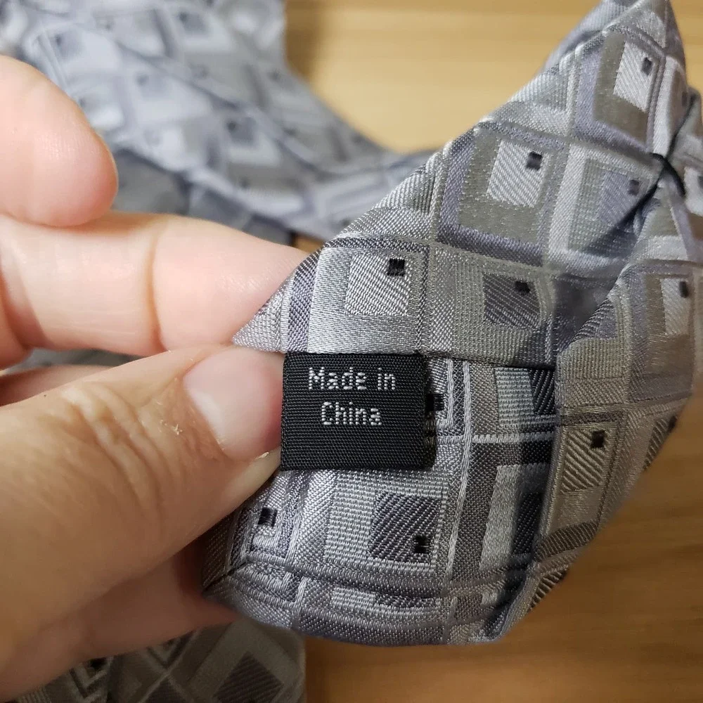 Michael Kors Men's 100%‎ Silk Neck Tie Gray Geometric Diamond Print Office